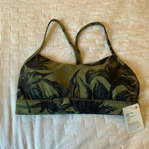 NWT Lululemon flow y bra nulu size 6